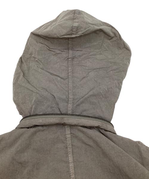 HEVO（イーヴォ）HEVO (イーヴォ) ナイロンジャケット ベージュ サイズ:48の古着・服飾アイテム