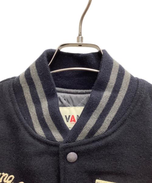 VAN JAC（ヴァン・ヂャケット）VAN JAC (ヴァン・ヂャケット) スタジャン ブラック×グレー サイズ:LLの古着・服飾アイテム