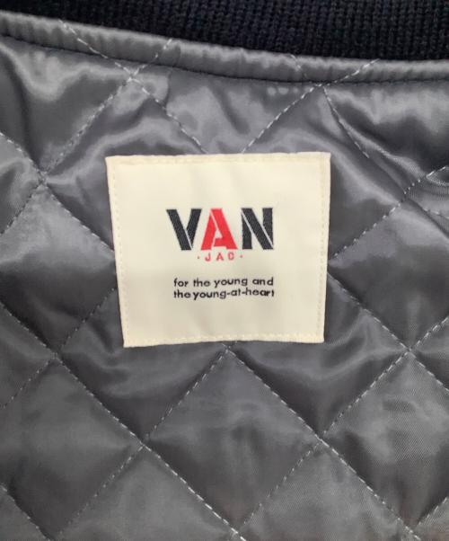VAN JAC（ヴァン・ヂャケット）VAN JAC (ヴァン・ヂャケット) スタジャン ブラック×グレー サイズ:LLの古着・服飾アイテム
