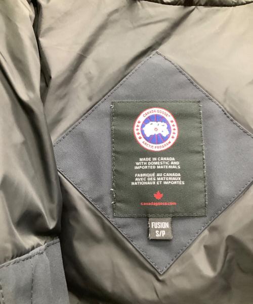 CANADA GOOSE（カナダグース）CANADA GOOSE (カナダグース) ダウンコート ネイビー サイズ:Sの古着・服飾アイテム