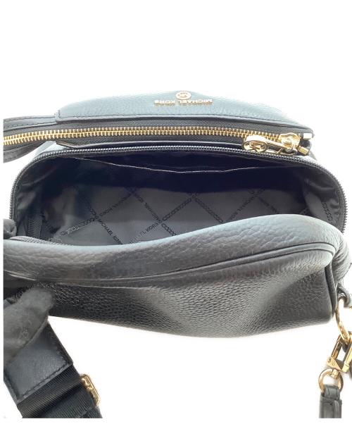 MICHAEL KORS（マイケルコース）MICHAEL KORS (マイケルコース) スレイター エクストラスモール メッセンジャー ブラックの古着・服飾アイテム