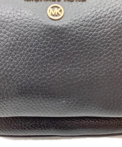 MICHAEL KORS（マイケルコース）MICHAEL KORS (マイケルコース) スレイター エクストラスモール メッセンジャー ブラックの古着・服飾アイテム