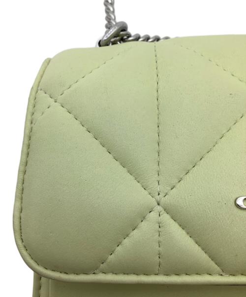 COACH（コーチ）COACH (コーチ) ミニウォレット オン ア チェーン パフィー ダイヤモンド キルティング グリーンの古着・服飾アイテム