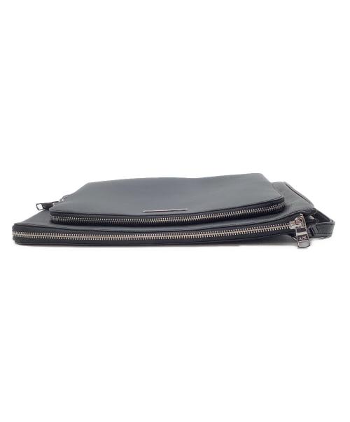ARMANI EXCHANGE（アルマーニ エクスチェンジ）ARMANI EXCHANGE (アルマーニ エクスチェンジ) クラッチバッグ ブラックの古着・服飾アイテム