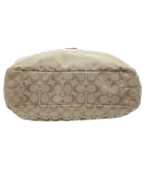COACH（コーチ）COACH (コーチ) ソーホー シグネチャー ラージ ホーボー ベージュの古着・服飾アイテム