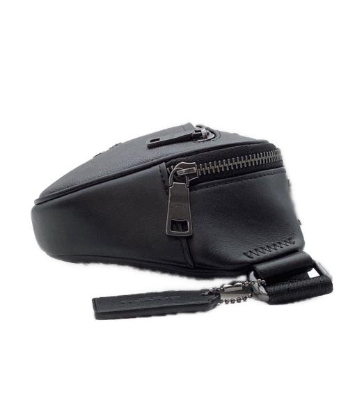 COACH（コーチ）COACH (コーチ) エリアス クロスボディ 　 ベルト バッグ　シグネチャー キャンバス ブラックの古着・服飾アイテム