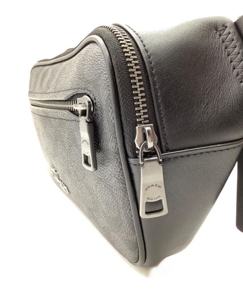 COACH（コーチ）COACH (コーチ) エリアス クロスボディ 　 ベルト バッグ　シグネチャー キャンバス ブラックの古着・服飾アイテム