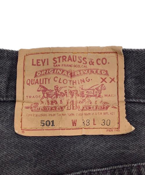 LEVI'S（リーバイス）LEVI'S (リーバイス) ブラックデニム　USA製 ボタン裏653 90s 後染め  インディゴ サイズ:30の古着・服飾アイテム
