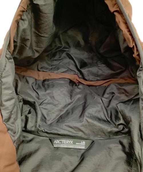 ARC'TERYX（アークテリクス）ARC'TERYX (アークテリクス) フーデッドジャケット ブラウン サイズ:Lの古着・服飾アイテム