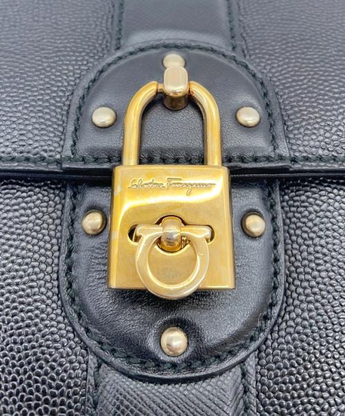 Salvatore Ferragamo（サルヴァトーレ フェラガモ）Salvatore Ferragamo (サルヴァトーレ フェラガモ) ショルダーバッグ ブラックの古着・服飾アイテム
