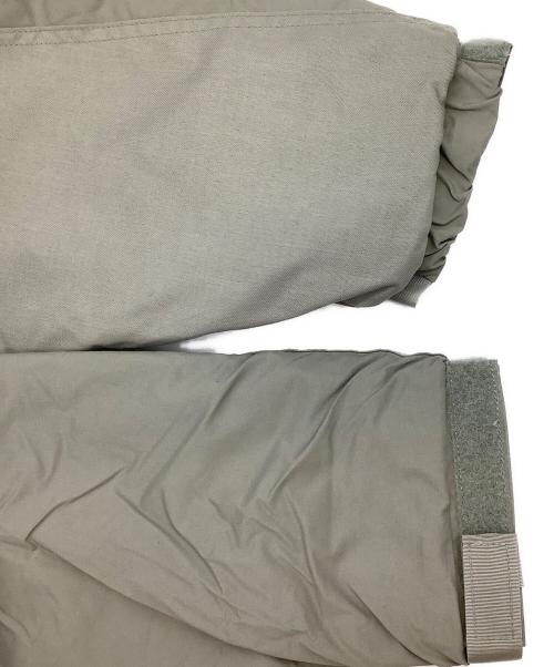 US ARMY（ユーエスアーミー）US ARMY (ユーエスアーミー) GEN3 LEVEL7 JACKET　ダウンジャケット ベージュ サイズ:Lの古着・服飾アイテム
