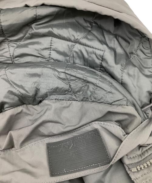 US ARMY（ユーエスアーミー）US ARMY (ユーエスアーミー) ECWCS GEN3 LEVEL7 JACKET ベージュ サイズ:Sの古着・服飾アイテム