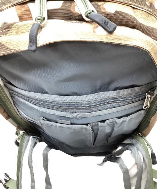 THE NORTH FACE（ザ ノース フェイス）THE NORTH FACE (ザ ノース フェイス) THE NORTH FACE Hot Shot CL （ホットショット クラシック） ベージュ×グリーンの古着・服飾アイテム