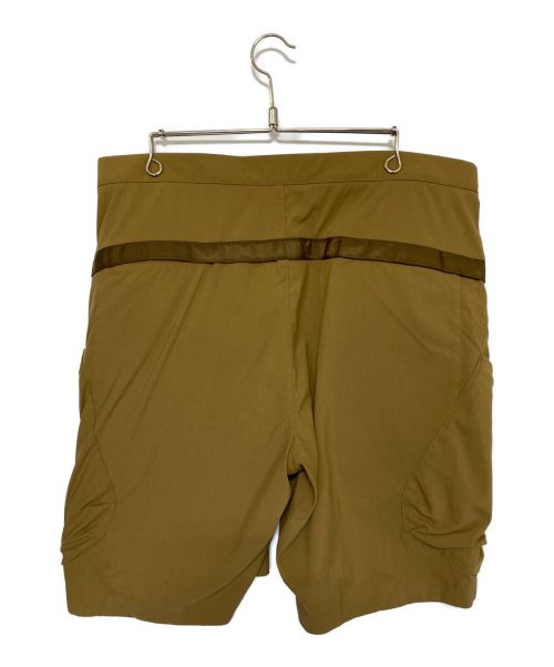 ACRONYM（アクロニウム）ACRONYM (アクロニウム) LIGHT SHELL NYLON STRETCH BDU SHORT PANT ベージュ サイズ:SIZE Mの古着・服飾アイテム