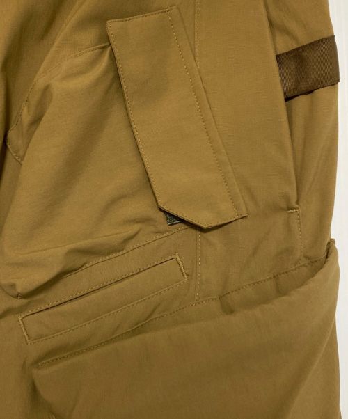ACRONYM（アクロニウム）ACRONYM (アクロニウム) LIGHT SHELL NYLON STRETCH BDU SHORT PANT ベージュ サイズ:SIZE Mの古着・服飾アイテム