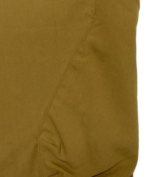 ACRONYM（アクロニウム）ACRONYM (アクロニウム) LIGHT SHELL NYLON STRETCH BDU SHORT PANT ベージュ サイズ:SIZE Mの古着・服飾アイテム