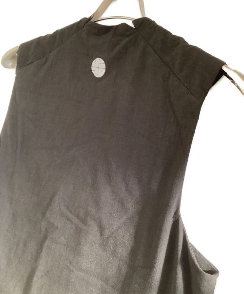 alk phenix（アルクフェニックス）alk phenix (アルクフェニックス) スナップボタンノーカラーベスト グレー サイズ:Lの古着・服飾アイテム