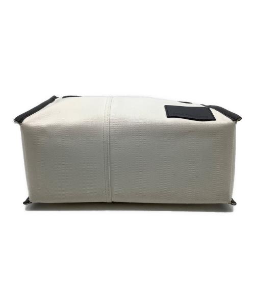 J&M DAVIDSON（ジェイ＆エム デヴィッドソン）J&M DAVIDSON (ジェイ＆エム デヴィッドソン) バブーシュカバッグ アイボリー×ブラック サイズ:表記なしの古着・服飾アイテム