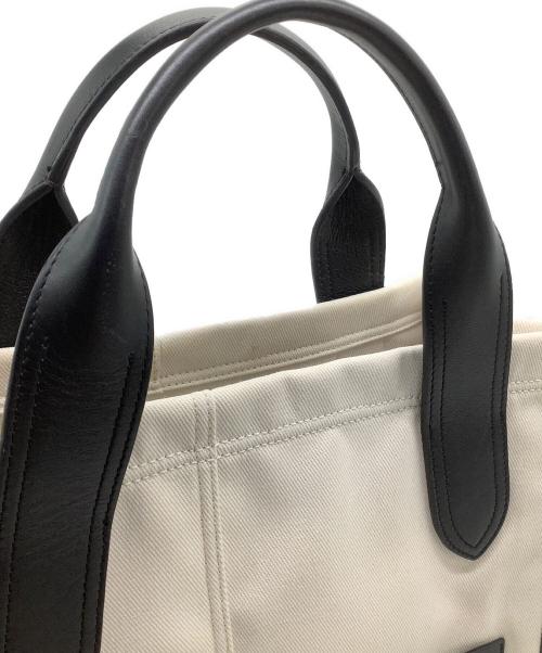 J&M DAVIDSON（ジェイ＆エム デヴィッドソン）J&M DAVIDSON (ジェイ＆エム デヴィッドソン) バブーシュカバッグ アイボリー×ブラック サイズ:表記なしの古着・服飾アイテム