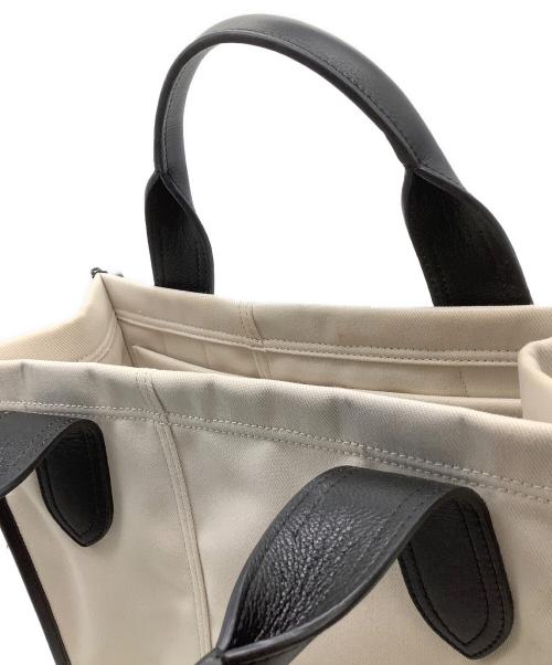 J&M DAVIDSON（ジェイ＆エム デヴィッドソン）J&M DAVIDSON (ジェイ＆エム デヴィッドソン) バブーシュカバッグ アイボリー×ブラック サイズ:表記なしの古着・服飾アイテム