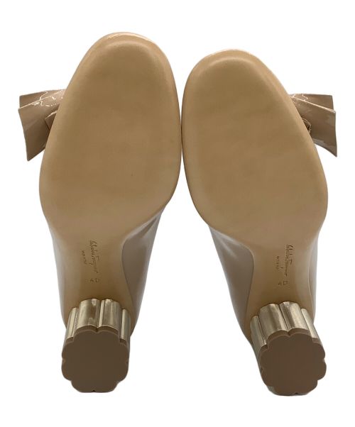 Salvatore Ferragamo（サルヴァトーレ フェラガモ）Salvatore Ferragamo (サルヴァトーレ フェラガモ) ヒールパンプス ベージュ サイズ:4D 未使用品の古着・服飾アイテム