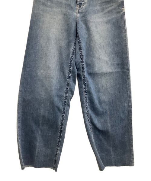 YANUK（ヤヌーク）YANUK (ヤヌーク) ワイドストレートデニムパンツ ブルー サイズ:21 未使用品の古着・服飾アイテム