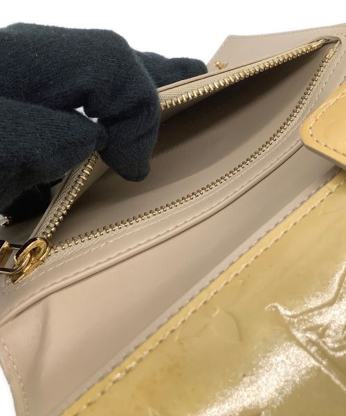 LOUIS VUITTON（ルイ ヴィトン）LOUIS VUITTON (ルイ ヴィトン) ポシェット　ヴェルニ　ウォーカー ルージュの古着・服飾アイテム