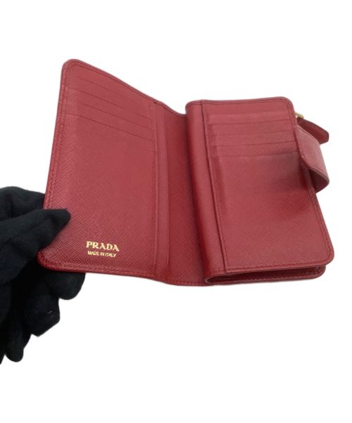 PRADA（プラダ）PRADA (プラダ) 2つ折り財布 レッドの古着・服飾アイテム