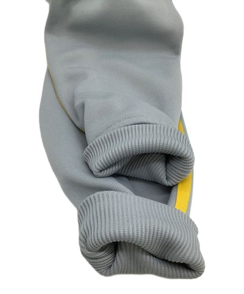 adidas（アディダス）adidas (アディダス) トラックジャケット　	00’s フロッキー加工 グレー×イエロー サイズ:Mの古着・服飾アイテム