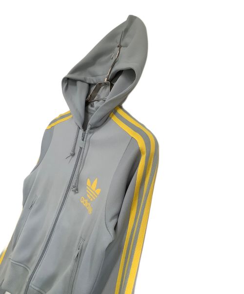 adidas（アディダス）adidas (アディダス) トラックジャケット　	00’s フロッキー加工 グレー×イエロー サイズ:Mの古着・服飾アイテム