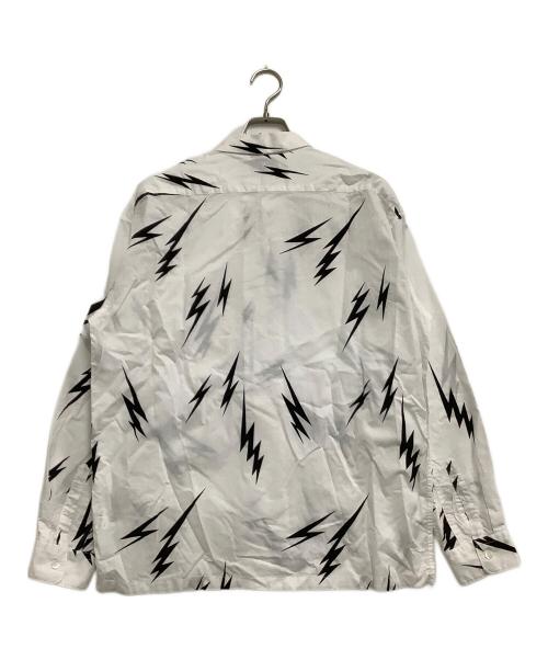 MASSES（マシス）MASSES (マシス) シャツ LIGHATNING SHIRTS ホワイト×ブラック サイズ:Mの古着・服飾アイテム