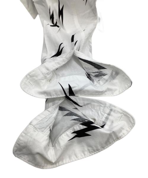 MASSES（マシス）MASSES (マシス) シャツ LIGHATNING SHIRTS ホワイト×ブラック サイズ:Mの古着・服飾アイテム