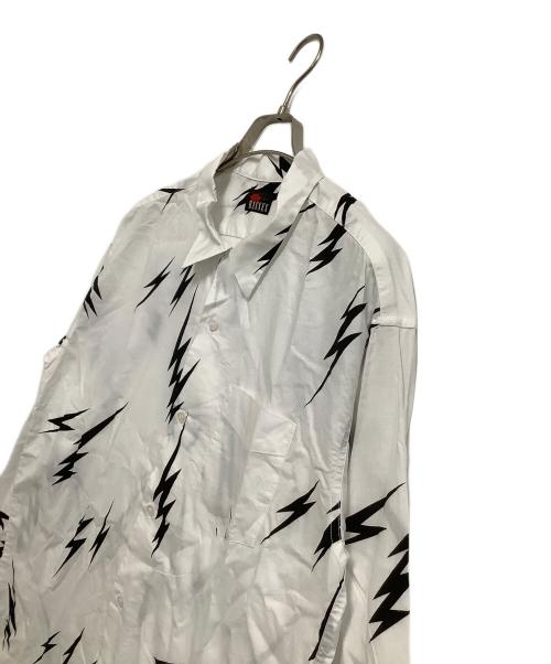 MASSES（マシス）MASSES (マシス) シャツ LIGHATNING SHIRTS ホワイト×ブラック サイズ:Mの古着・服飾アイテム