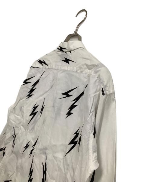 MASSES（マシス）MASSES (マシス) シャツ LIGHATNING SHIRTS ホワイト×ブラック サイズ:Mの古着・服飾アイテム