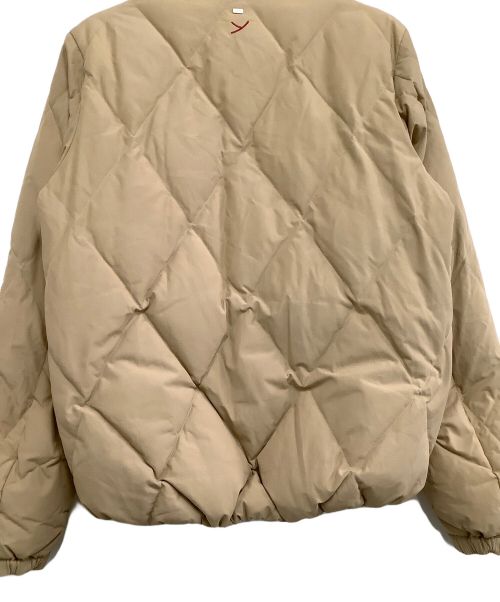 Yeti（イエティ）Yeti (イエティ) COLLARLESS DOWN JACKET ベージュ サイズ:Mの古着・服飾アイテム