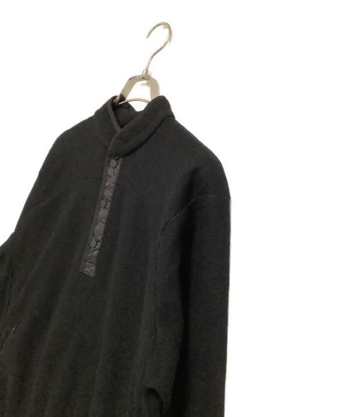 WHITE MOUNTAINEERING（ホワイトマウンテ二アニング）WHITE MOUNTAINEERING (ホワイトマウンテ二アニング) スナップボタンプルオーバー SNAP BUTTON PULLOVE 2024 ブラック サイズ:1の古着・服飾アイテム