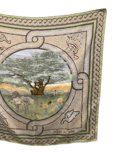 HERMES（エルメス）HERMES (エルメス) シルクスカーフ カレ90 SOUS LE CEDRE/ヒマラヤ杉の下で グリーンの古着・服飾アイテム