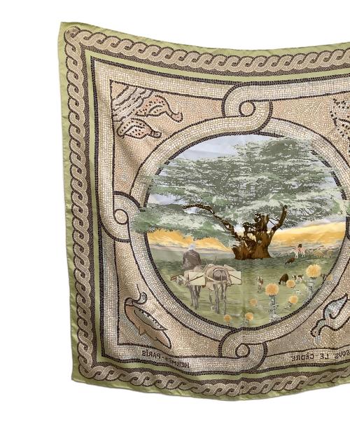 HERMES（エルメス）HERMES (エルメス) シルクスカーフ カレ90 SOUS LE CEDRE/ヒマラヤ杉の下で グリーンの古着・服飾アイテム