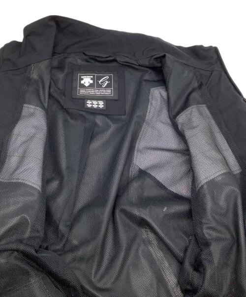 DESCENTE GOLF（デサントゴルフ）DESCENTE GOLF (デサントゴルフ) レインジャケット ブラック×ホワイト サイズ:Mの古着・服飾アイテム