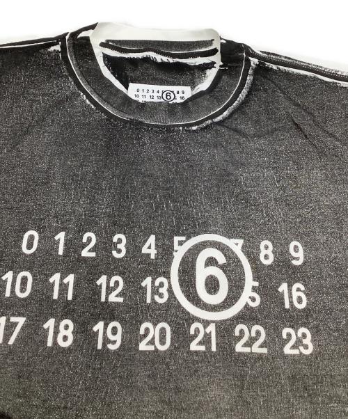 MM6 Maison Margiela（エムエムシックスメゾンマルジェラ）MM6 Maison Margiela (エムエムシックス メゾンマルジェラ) ナンバーロゴTシャツ グレー×ホワイト サイズ:Mの古着・服飾アイテム