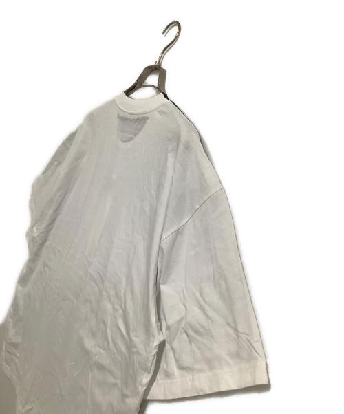 MM6 Maison Margiela（エムエムシックスメゾンマルジェラ）MM6 Maison Margiela (エムエムシックス メゾンマルジェラ) ナンバーロゴTシャツ グレー×ホワイト サイズ:Mの古着・服飾アイテム