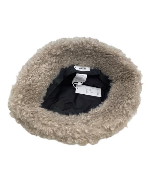 BASICKS（ベイシックス）BASICKS (ベイシックス) Faux Fur Big Bucket Hat ベージュ サイズ:S 未使用品の古着・服飾アイテム