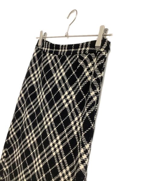 BURBERRY LONDON（バーバリーロンドン）BURBERRY LONDON (バーバリーロンドン) スカート ブラック×ホワイト サイズ:36の古着・服飾アイテム