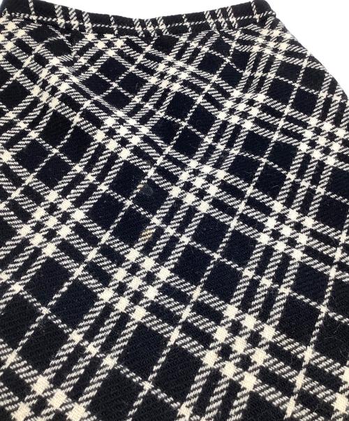 BURBERRY LONDON（バーバリーロンドン）BURBERRY LONDON (バーバリーロンドン) スカート ブラック×ホワイト サイズ:36の古着・服飾アイテム