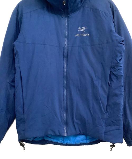 ARC'TERYX（アークテリクス）ARC'TERYX (アークテリクス) 中綿ジャケット 	atom ar hoody ブルー サイズ:Mの古着・服飾アイテム