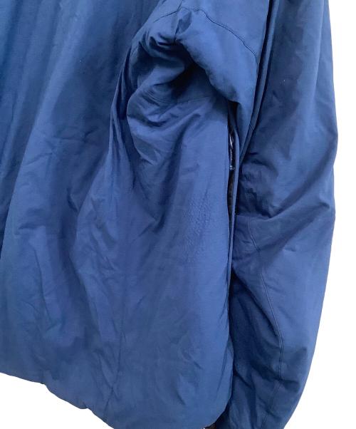 ARC'TERYX（アークテリクス）ARC'TERYX (アークテリクス) 中綿ジャケット 	atom ar hoody ブルー サイズ:Mの古着・服飾アイテム