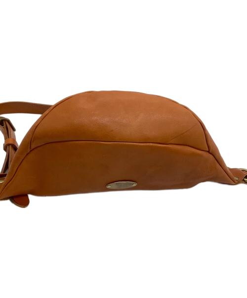 SLOW（スロウ）SLOW (スロウ) ボディーバッグ キャメルの古着・服飾アイテム