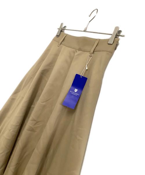 BLUE LABEL CRESTBRIDGE（ブルーレーベルクレストブリッジ）BLUE LABEL CRESTBRIDGE (ブルーレーベルクレストブリッジ) フレアスカート ベージュ サイズ:38 未使用品の古着・服飾アイテム