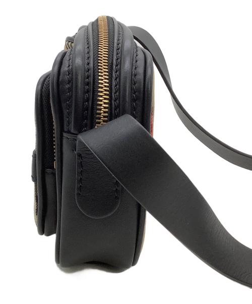 BURBERRY（バーバリー）BURBERRY (バーバリー) ショルダーバッグ ベージュ×ブラックの古着・服飾アイテム