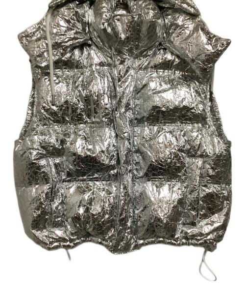 AMI Alexandre Mattiussi（アミアレクサンドルマテュッシ）AMI Alexandre Mattiussi (アミアレクサンドルマテュッシ) フーデッドベスト シワ加工 シルバー サイズ:Mの古着・服飾アイテム